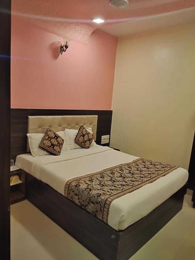 מומביי Hotel Golden Galaxy מראה חיצוני תמונה
